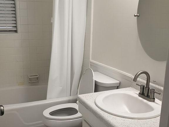 4th image of 207 Hudson St APT D