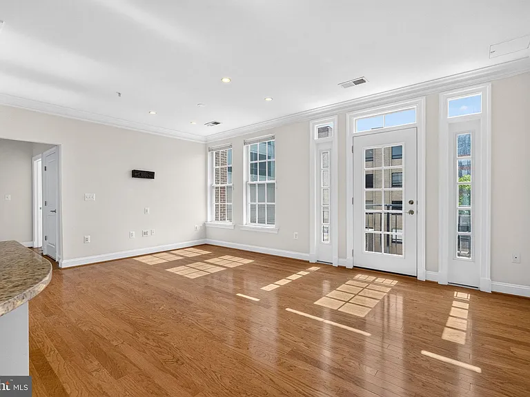 1023 N Royal St #205 — Photo 10