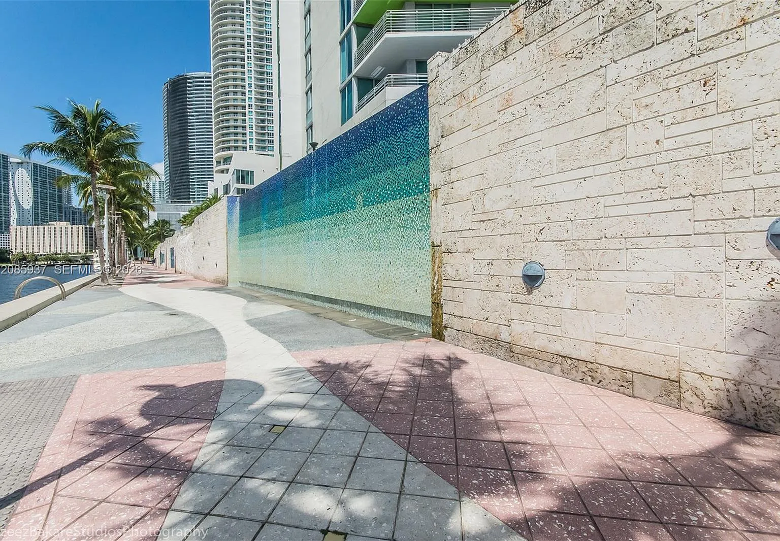 One Miami West Condo — Photo 2
