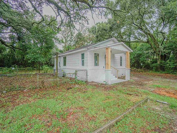 4th image of 881 Petunia Ave
