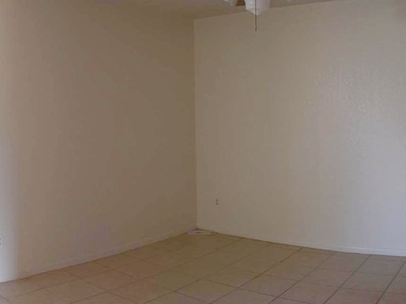 005_Living Room_02022021