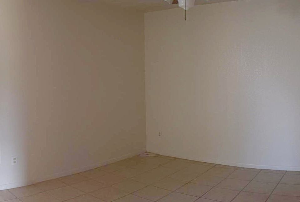 005_Living Room_02022021