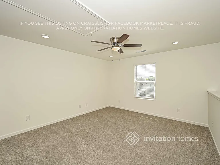 208 E Millbrook Dr — Photo 15