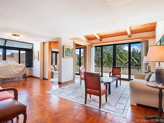 3rd image of 201 Crandon Blvd APT 311
