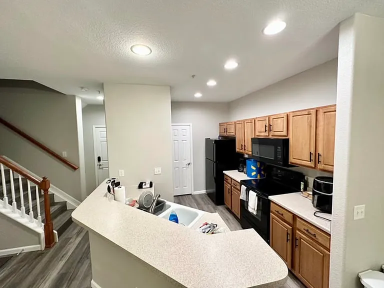 2862 Kansas Dr #L — Photo 7