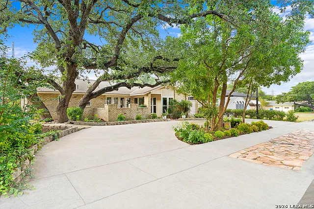 11643 Persuasion Dr — Photo 2