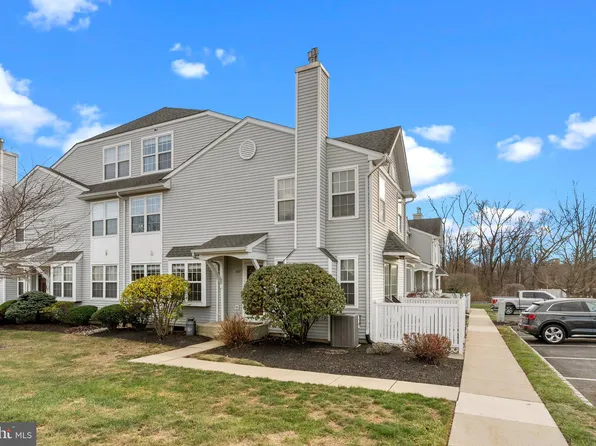 437 Eagle Ct #504, Jamison, PA 18929