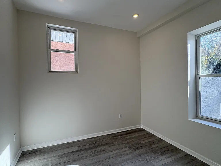 3625 N 22nd St — Photo 7
