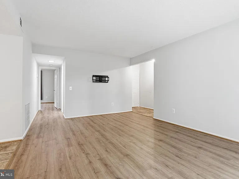 119 Fort Evans Rd SE #B — Photo 14