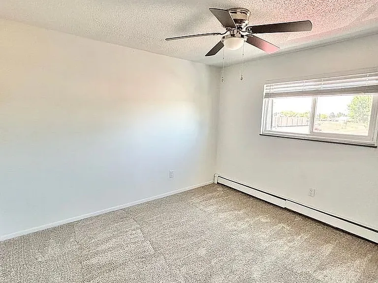 1936 Vinewood Ln #5 — Photo 3