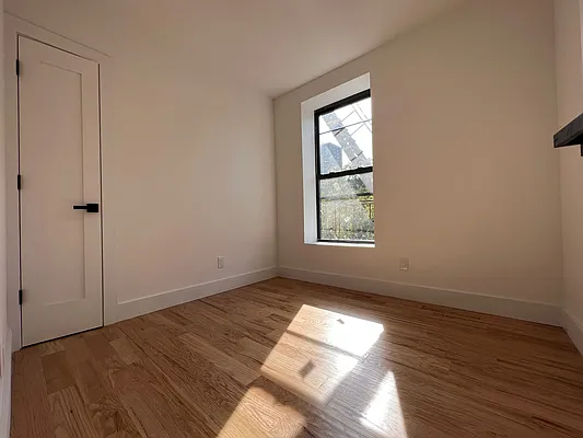 Rented by Pear NYC LLC | media 10