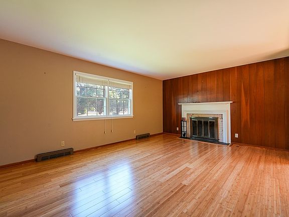 4th image of 1305 W Park Ave