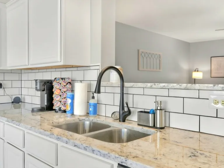 1011 Wolves Den Pl — Photo 13