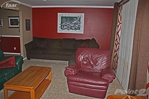 2nd image of 525 Ashwood Dr
