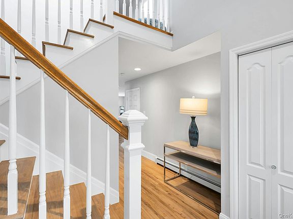 3rd image of 52 Edgewood Road