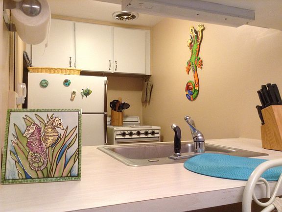 Convenient breakfast bar