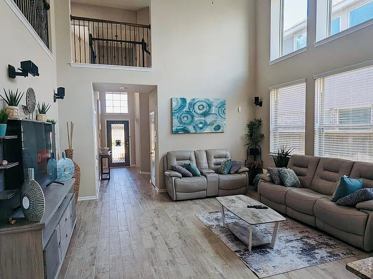 19619 Lake Bosque Dr — Photo 12