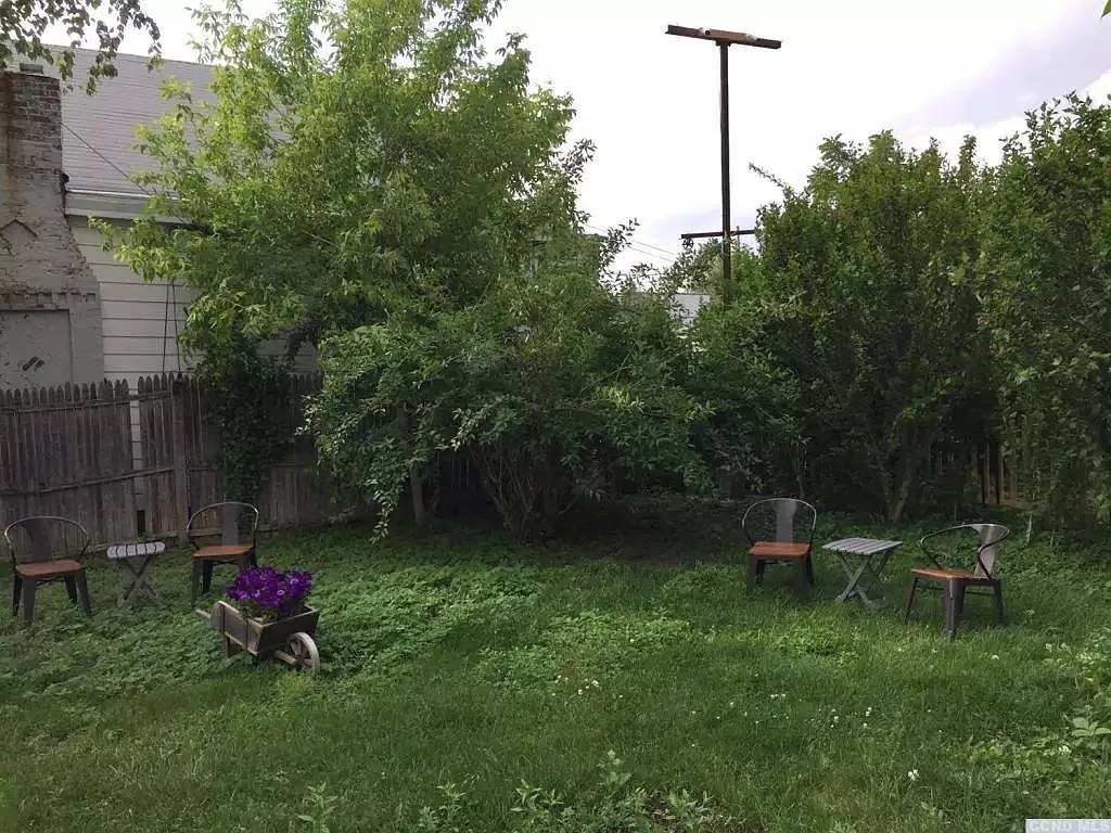1 bed, 1.0 bath, 900 sqft, $1,800 — Photo 4