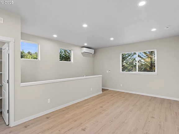 4th image of 11013 NW 16th Ave #B