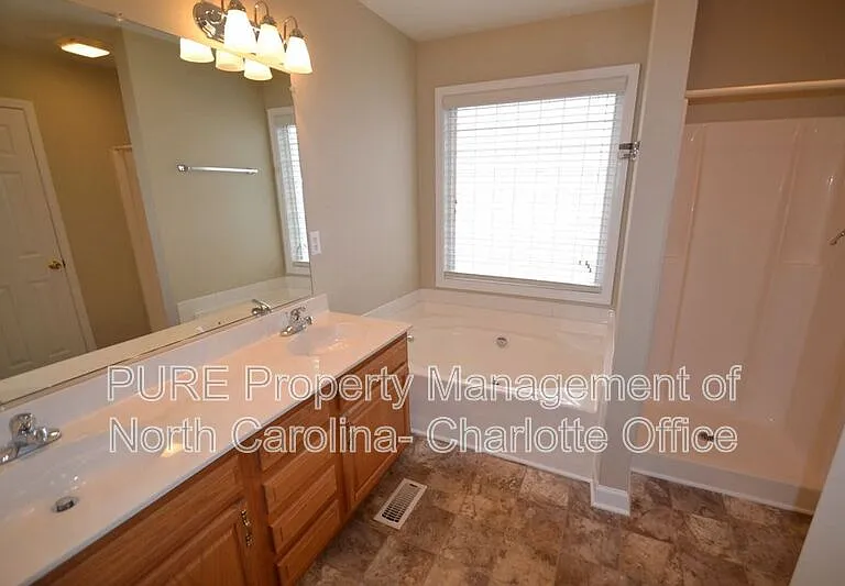 121 Sedge Meadow Dr — Photo 7