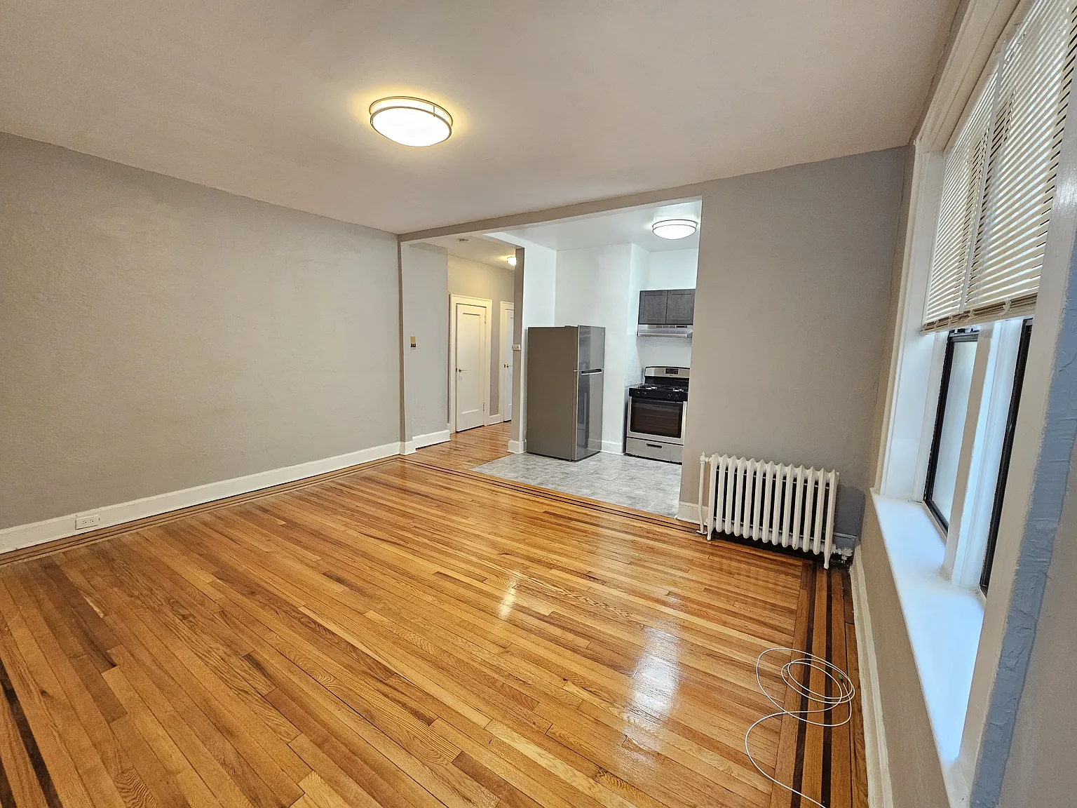 2 bed, 800 sqft, $2,100 — Photo 4