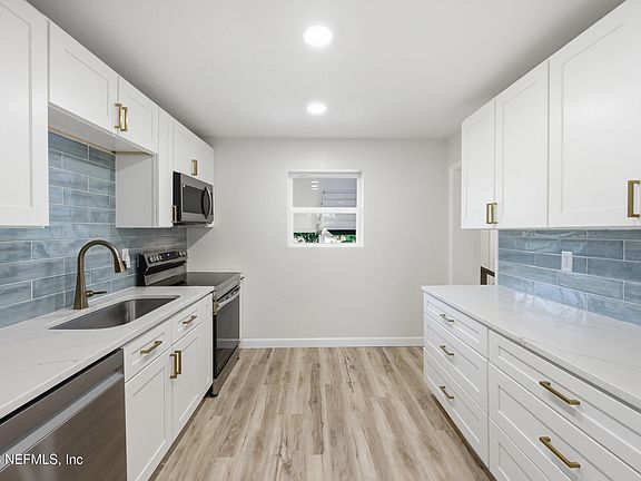 4th image of 1330 BLANDING Street