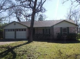 176 Greenleaf Ln, Conroe, TX 77304