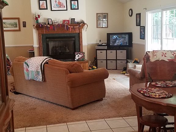4th image of 219 Autumn Place Ln