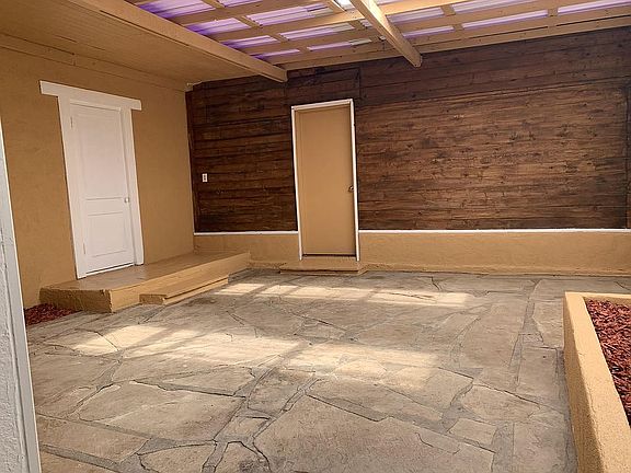 2nd image of 506 W La Entrada