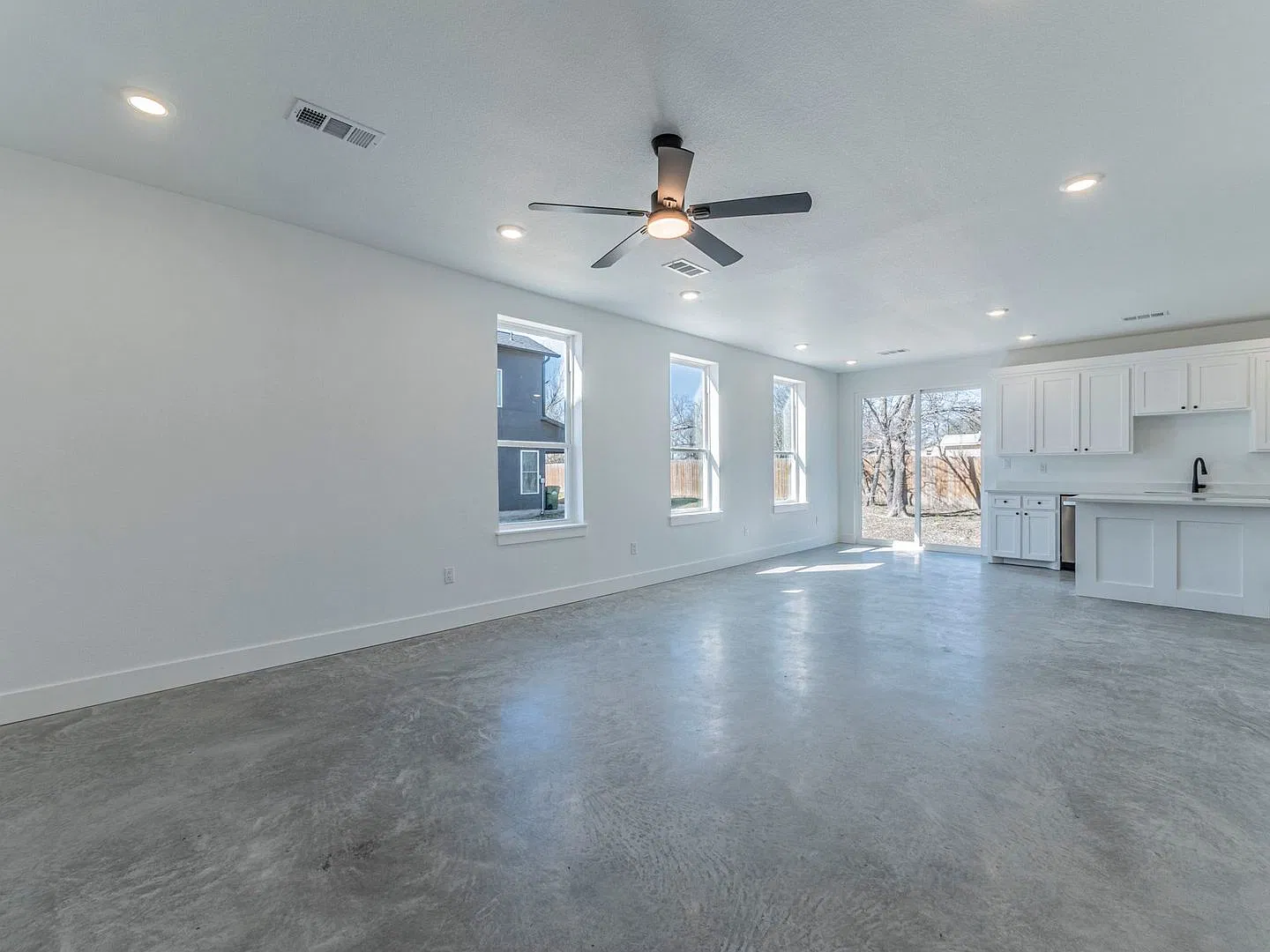 1010 E Marble Street — Photo 4