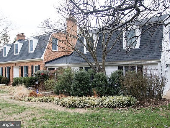 2nd image of 1303 Ballantrae Ct