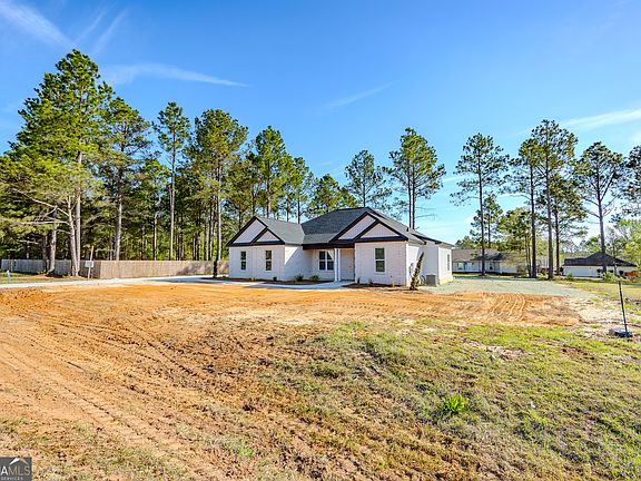 3rd image of 336 Mace Cannon Rd