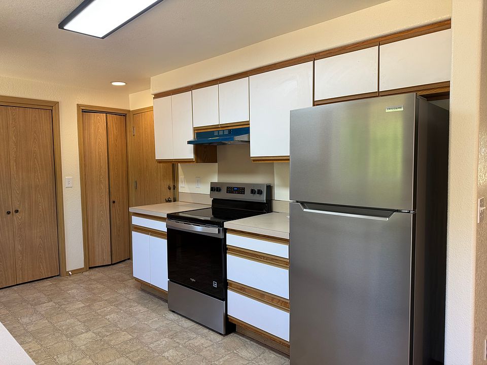 1st image of 4035 16th Ln NE