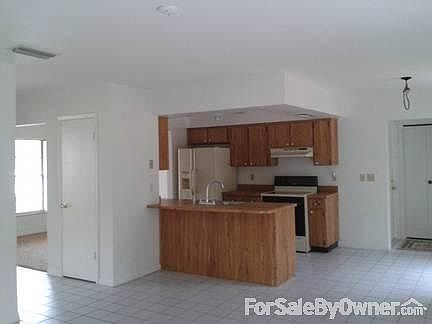 Family Room, Kitchen & Kitchenette Unity
						:
						Great House for Entertaining