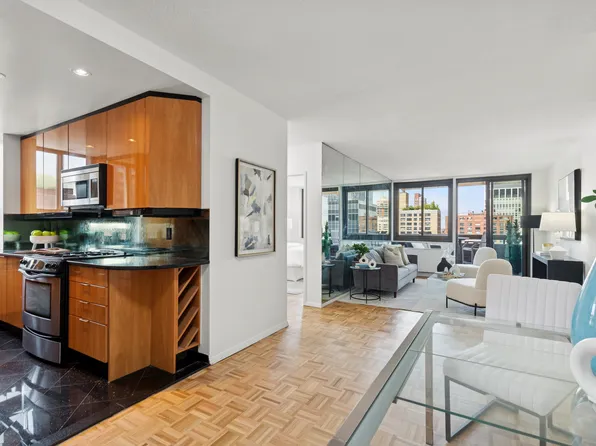 347 West 57th Street 32A image 2 of 13