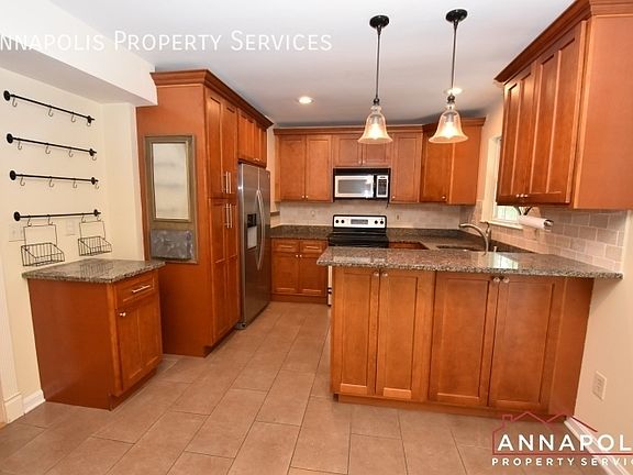 4th image of 1806 Green Top Ct