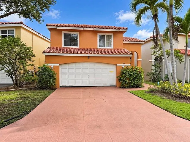 3 bed, 2.5 bath, $4,300 — Photo 1