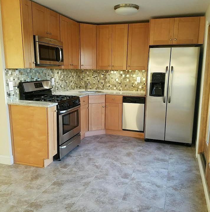 2nd image of 15918 95th St