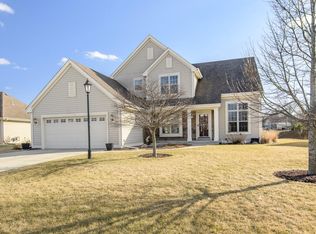 2771 Oakmont Dr, East Troy, WI 53120