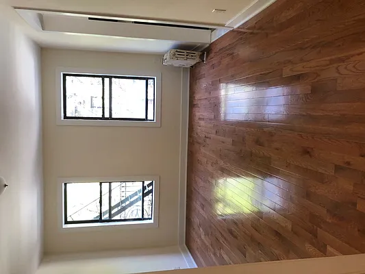 Sold by Mark Greenberg Real Estate | media 25