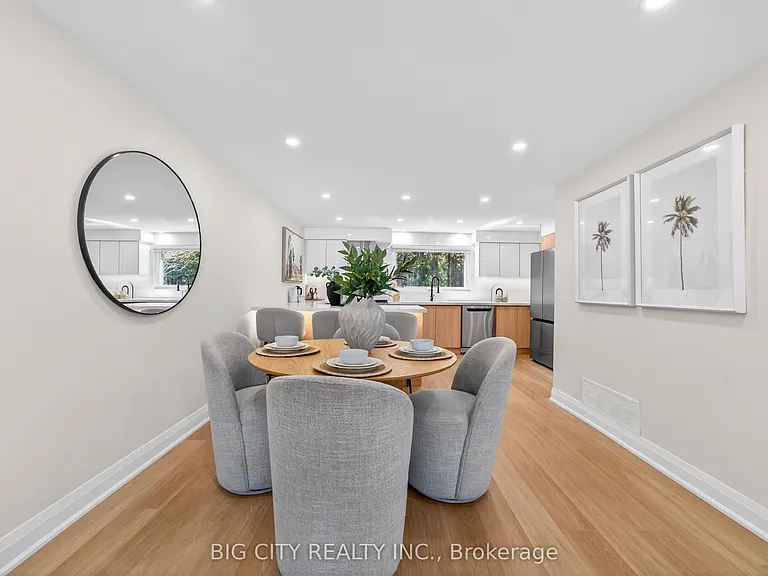 26 Carondale Cres — Photo 9