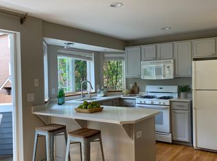 731 N 95th St APT C, Seattle, WA 98103