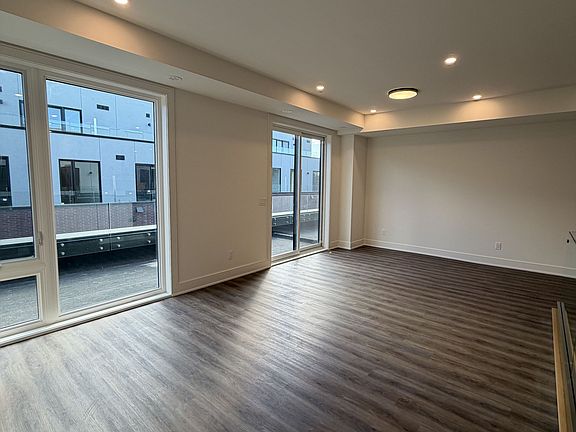 4th image of 212 Ellis Ave