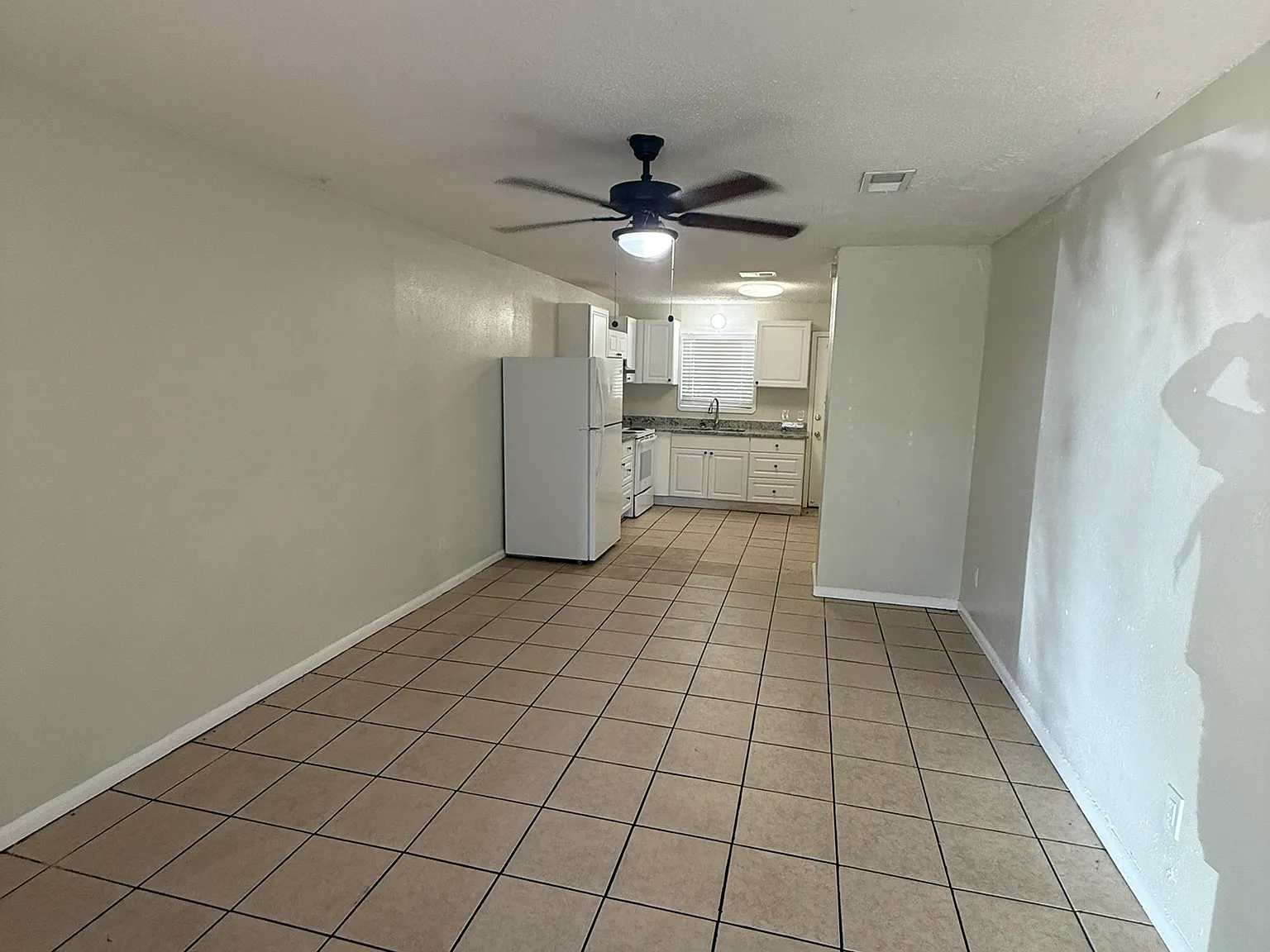 2 bed, 800 sqft, $1,200 — Photo 2