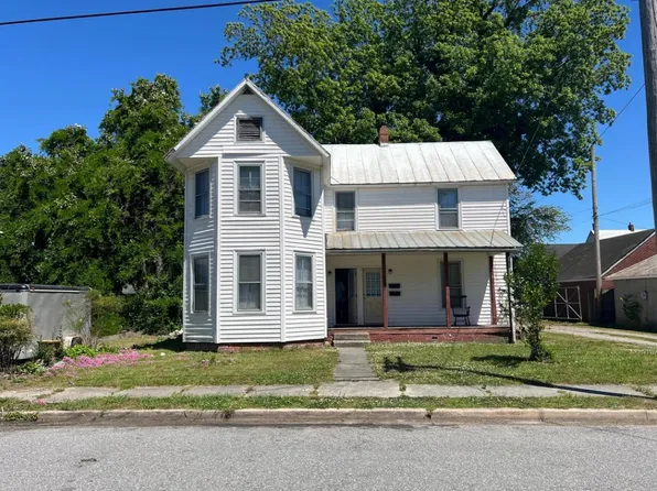 306 Locust St APT A, Elizabeth City, NC 27909