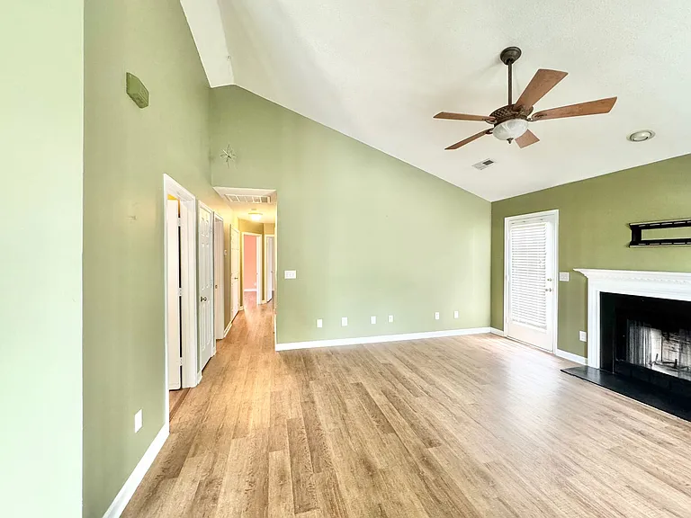 3529 Bent Trace Dr — Photo 3