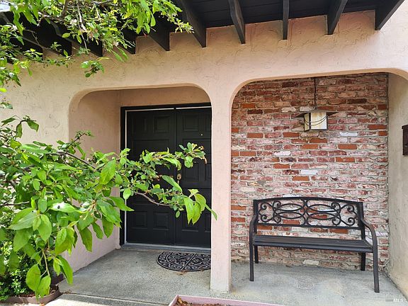 2nd image of 22 Grande Paseo