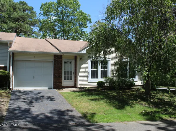 9 Raymond Court, Lakewood, NJ 08701