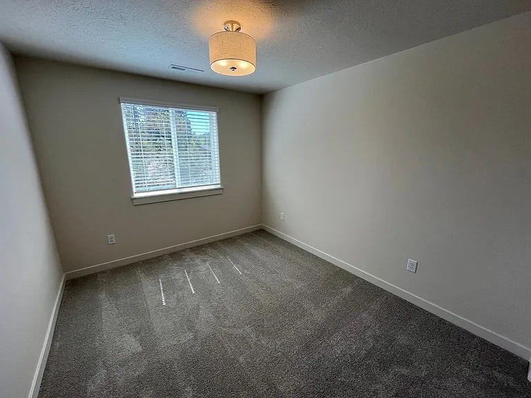 2539 NE Studio Rd — Photo 15
