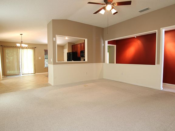 3rd image of 896 COLLINSWOOD Drive W